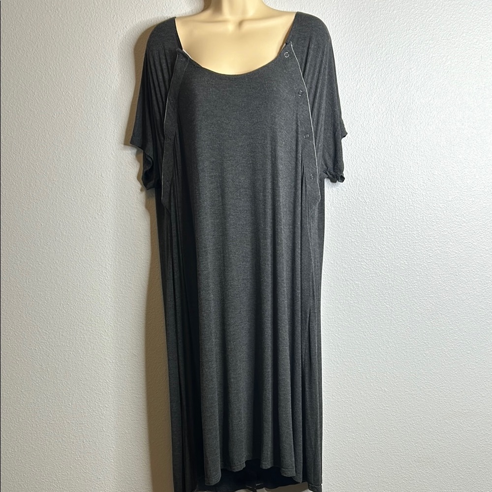 Frida Maternity labor pregnancy dress with pockets and snaps front and back